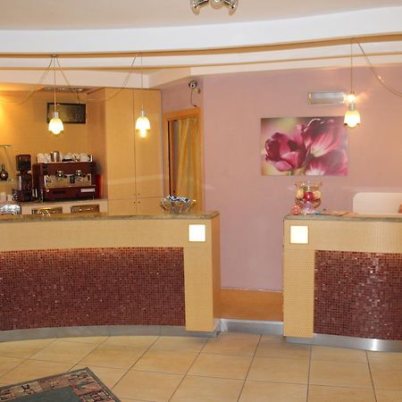 Hotel Oblio Ріміні Екстер'єр фото