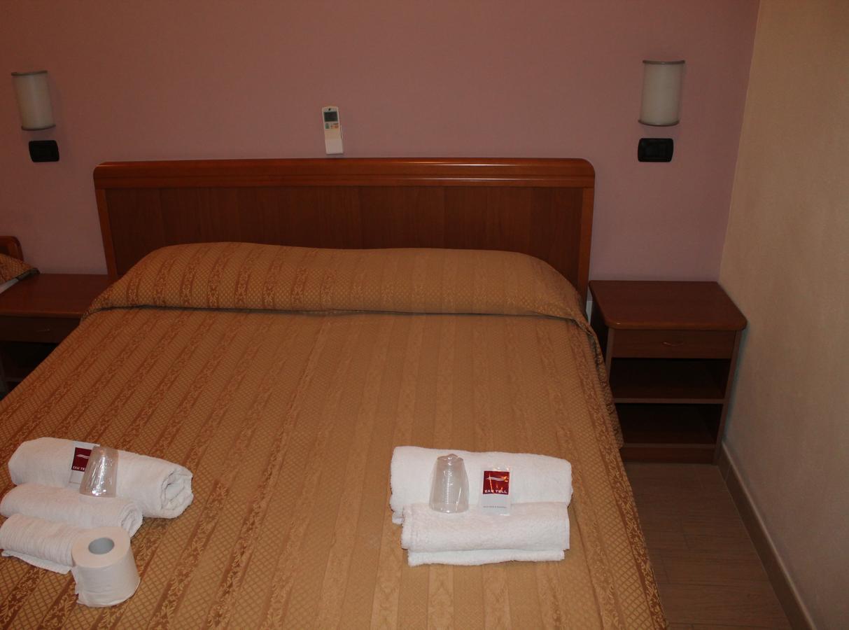 Hotel Oblio Ріміні Екстер'єр фото